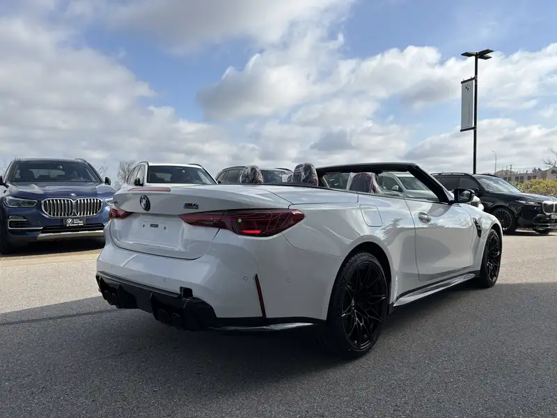 2027 BMW M4 Competition, biela, 90 km, dovoz Kanada — foto 7 z 12