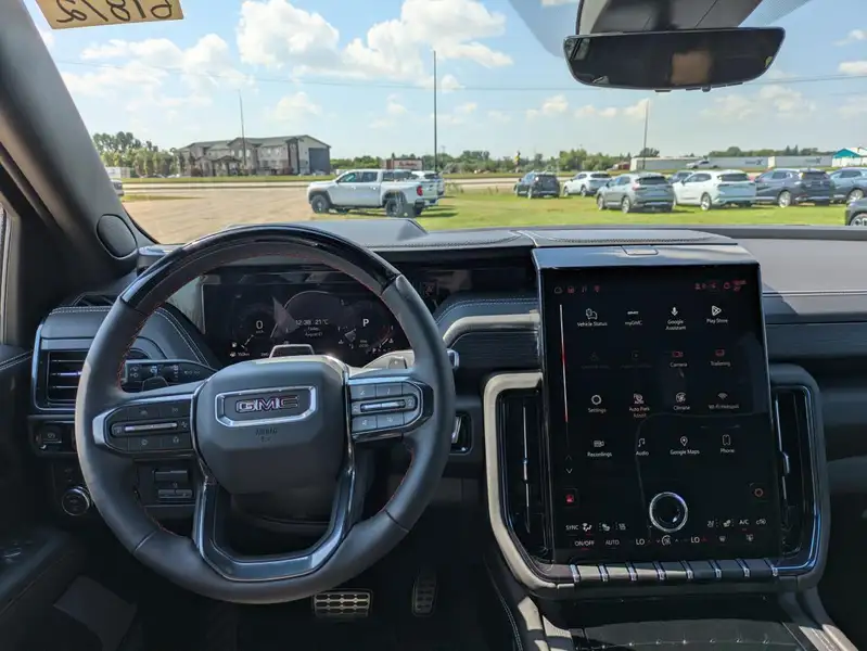 2026 GMC Yukon At4 Ultimate, sivá, 0 km, dovoz Kanada — foto 10 z 12