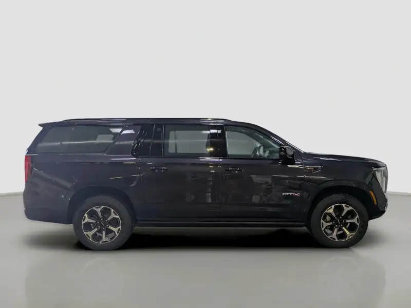 2026 GMC Yukon At4 Ultimate, sivá, 0 km, dovoz Kanada — foto 2 z 12