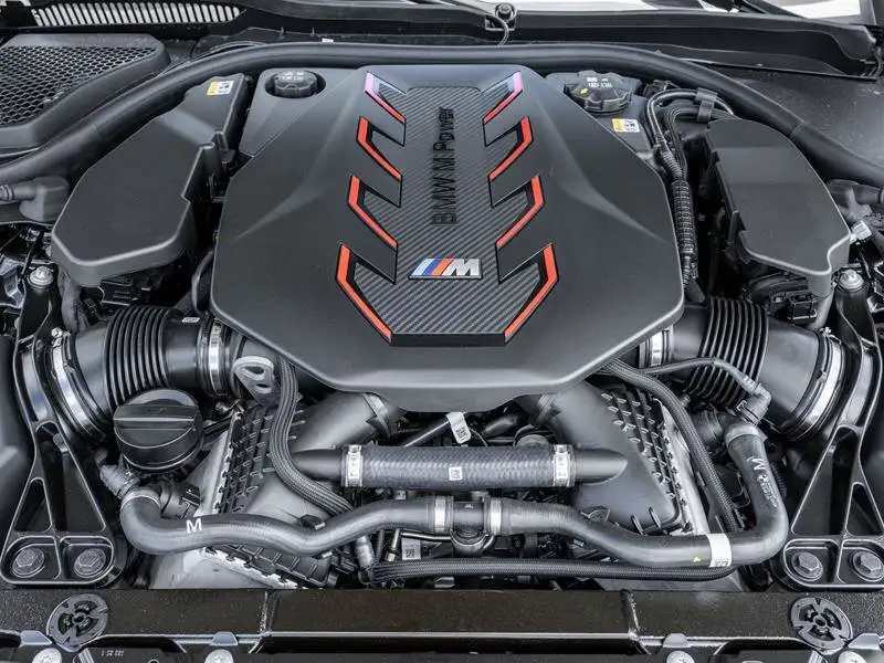 2027 BMW M5 TOURING, čierna, 90 km, dovoz Kanada — foto 5 z 12