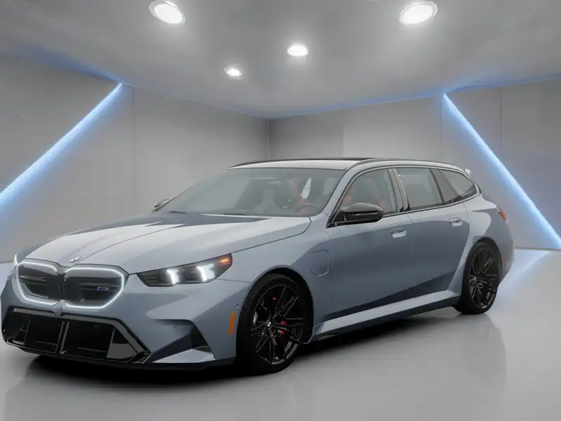 2027 BMW M5 BASE, zlatá, 90 km, dovoz Kanada — foto 1