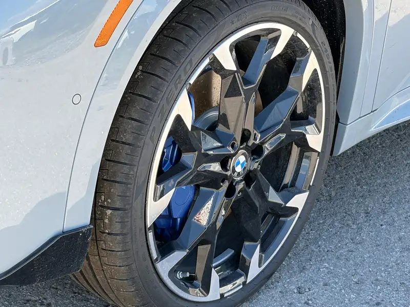 2027 BMW X2, sivá, 90 km, dovoz Kanada — foto 5 z 5