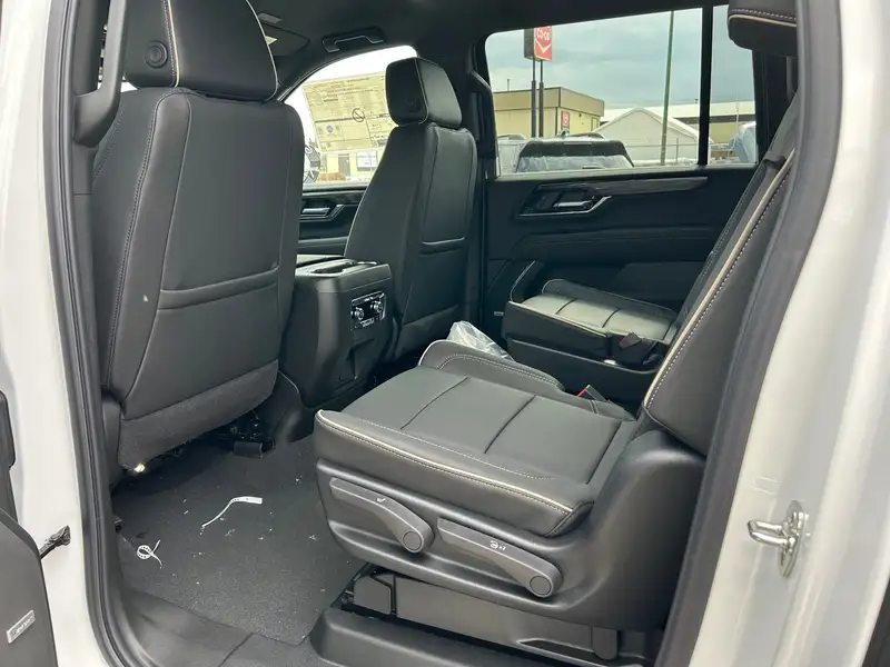2026 GMC Yukon Elevation, biela, 0 km, dovoz Kanada — foto 5 z 12