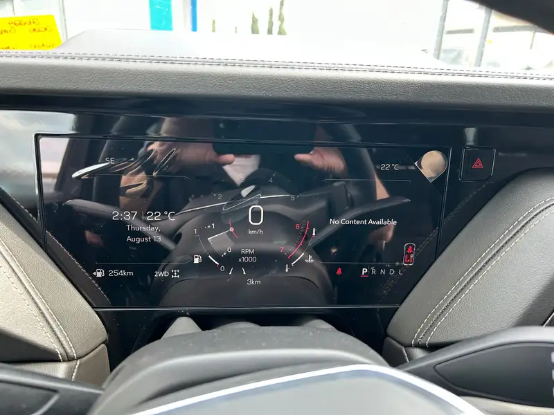 2026 GMC Yukon Elevation, biela, 0 km, dovoz Kanada — foto 9 z 12