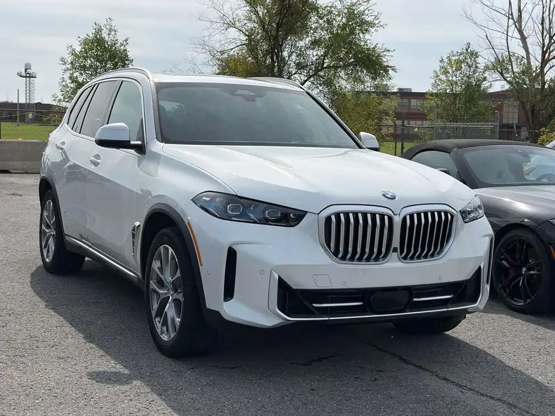 2026 BMW X5, biela, 90 km, dovoz Kanada — foto 3 z 5