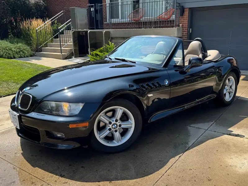 2000 BMW Z3 Roadster, čierna, 125 000 km, dovoz Kanada — foto 1 z 11 2000 BMW Z3 Roadster, čierna, 125 000 km, dovoz Kanada — foto 1 z 11