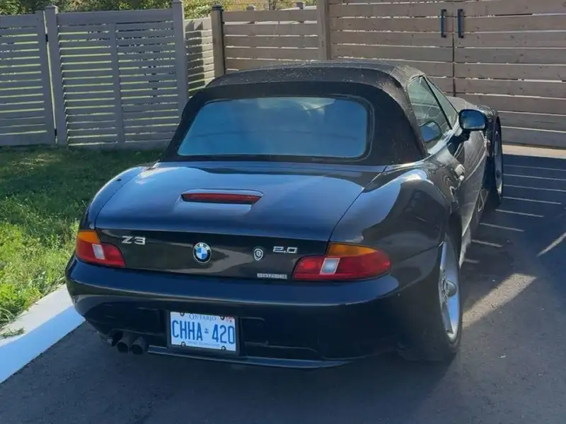 1999 BMW Z3, čierna, 139 000 km, dovoz Kanada — foto 2 z 9