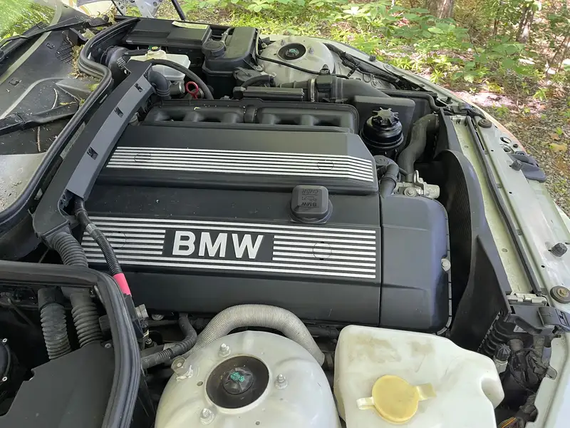 2002 BMW Z3 Roadster, strieborná, 101 000 km, dovoz Kanada — foto 3 z 11