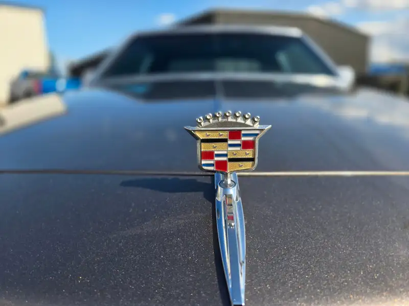 1984 Cadillac Deville Fuel injected, Very original - everything working!, 55 000 km, dovoz Kanada — foto 3 z 12