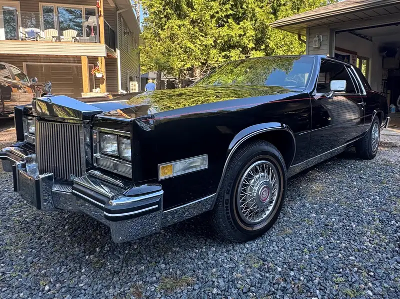 1984 Cadillac Eldorado, čierna, 86 000 km, dovoz Kanada — foto 4 z 8
