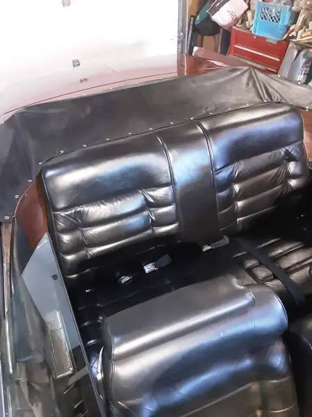 1976 Cadillac Eldorado Convertible, červená, 76 000 km, dovoz Kanada — foto 10 z 10