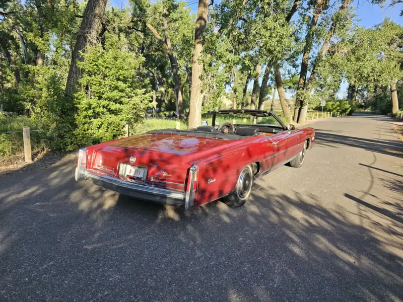 1976 Cadillac Eldorado Convertible, červená, 76 000 km, dovoz Kanada — foto 2 z 10