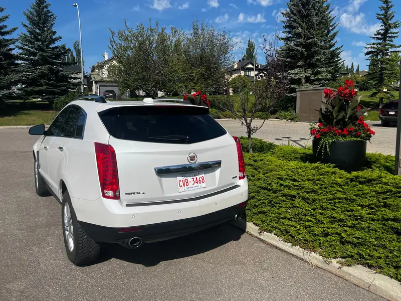 2015 Cadillac SRX Luxury, biela, 145 000 km, dovoz Kanada — foto 2 z 11