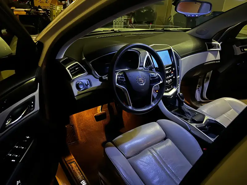 2015 Cadillac SRX Luxury, biela, 145 000 km, dovoz Kanada — foto 3 z 11