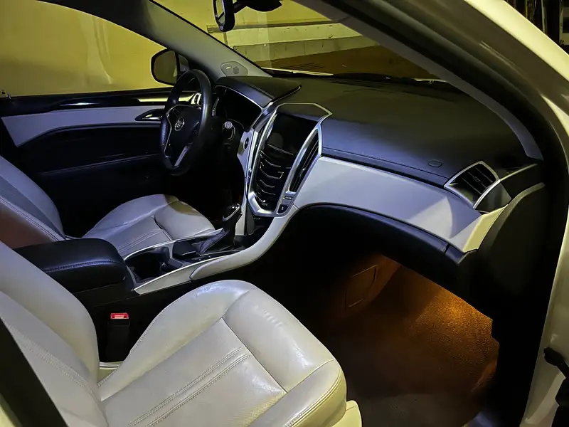 2015 Cadillac SRX Luxury, biela, 145 000 km, dovoz Kanada — foto 5 z 11