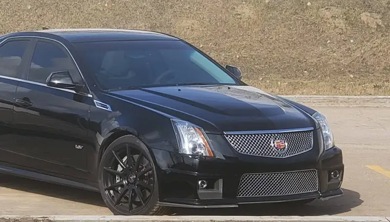 2010 Cadillac CTS-V, čierna, 68 000 km, dovoz Kanada — foto 1