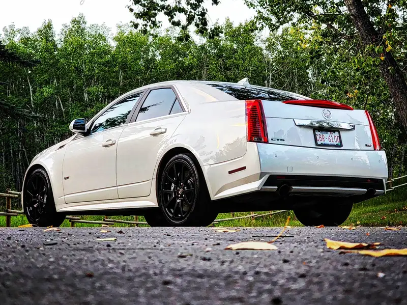 2012 Cadillac CTS-V, biela, 56 300 km, dovoz Kanada — foto 1