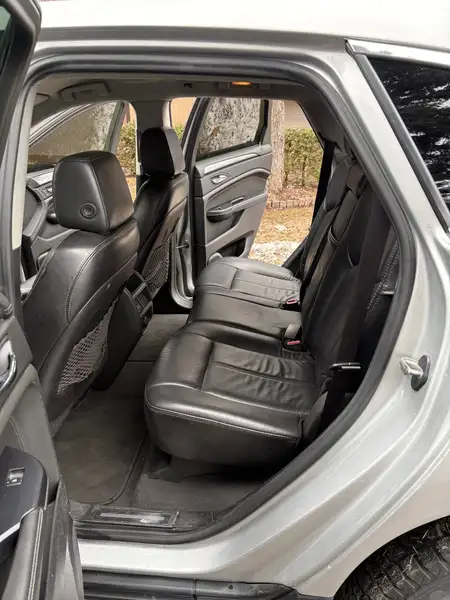 2014 Cadillac SRX Base, strieborná, 139 000 km, dovoz Kanada — foto 12 z 12