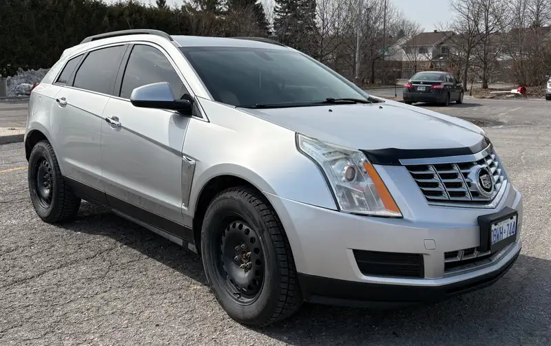 2014 Cadillac SRX Base, strieborná, 139 000 km, dovoz Kanada — foto 3 z 12