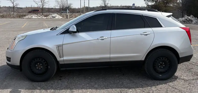 2014 Cadillac SRX Base, strieborná, 139 000 km, dovoz Kanada — foto 5 z 12
