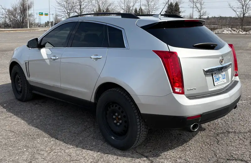 2014 Cadillac SRX Base, strieborná, 139 000 km, dovoz Kanada — foto 8 z 12