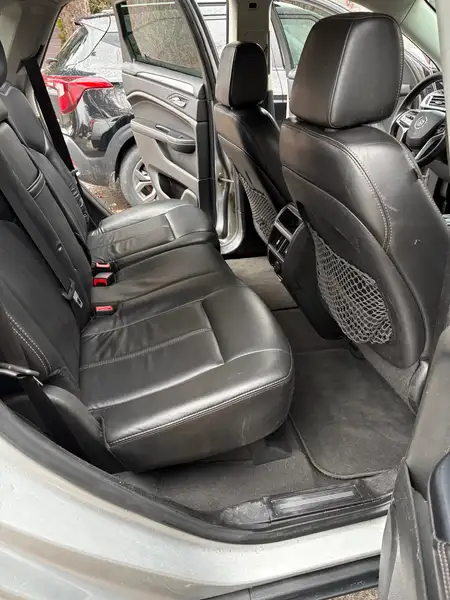 2014 Cadillac SRX Base, strieborná, 139 000 km, dovoz Kanada — foto 9 z 12