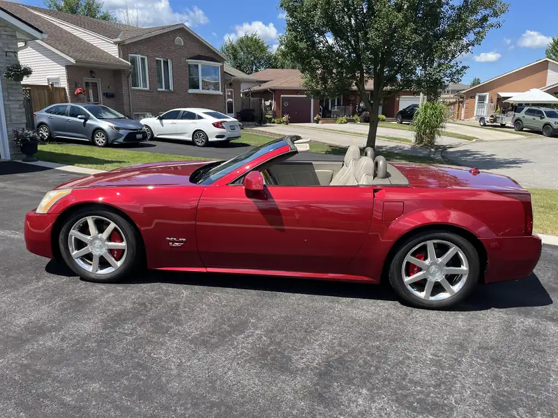 2005 Cadillac XLR 2dr, 115 000 km, dovoz Kanada — foto 1