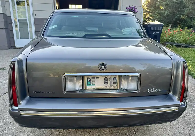 1999 Cadillac Deville d/elegance, sivá, 163 000 km, dovoz Kanada — foto 3 z 6