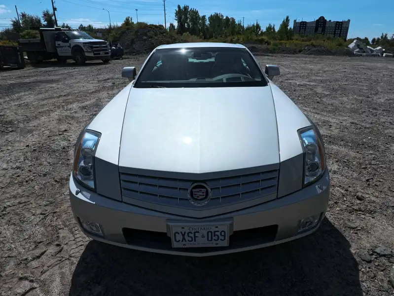 2005 Cadillac XLR A super comfortable, zlatá, 32 500 km, dovoz Kanada — foto 12 z 12