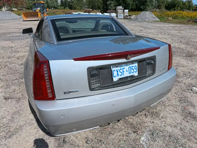 2005 Cadillac XLR A super comfortable, zlatá, 32 500 km, dovoz Kanada — foto 8 z 12