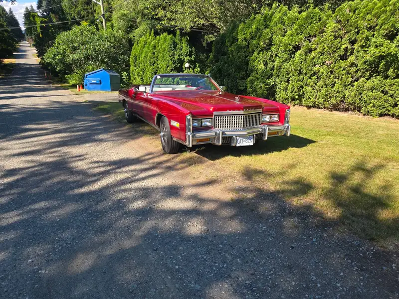 1976 Cadillac Eldorado red, červená, 78 000 km, dovoz Kanada — foto 3 z 8