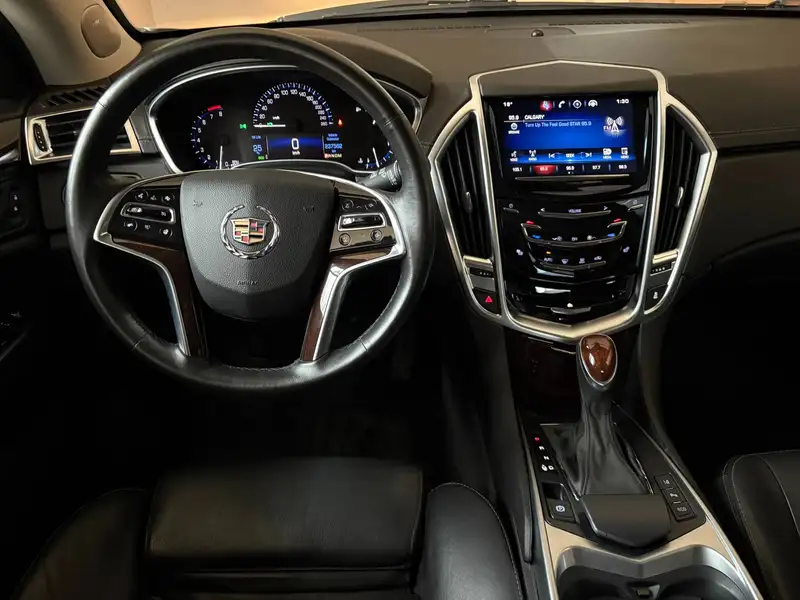 2016 Cadillac SRX Luxury, zlatá, 237 562 km, dovoz Kanada — foto 3 z 5