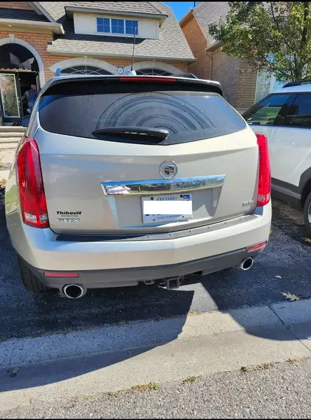 2015 Cadillac SRX, zlatá, 175 000 km, dovoz Kanada — foto 5 z 5