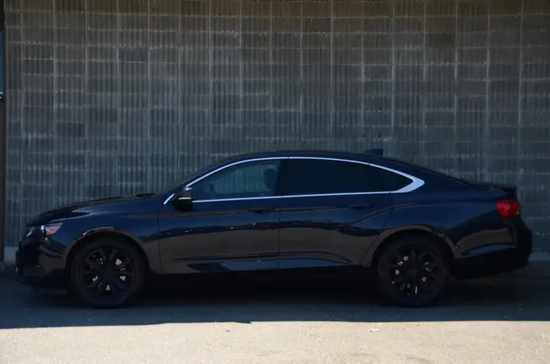 2017 Chevrolet Impala LT W/Bluetooth/Backup Camera, modrá, 118 101 km, dovoz Kanada — foto 3 z 12