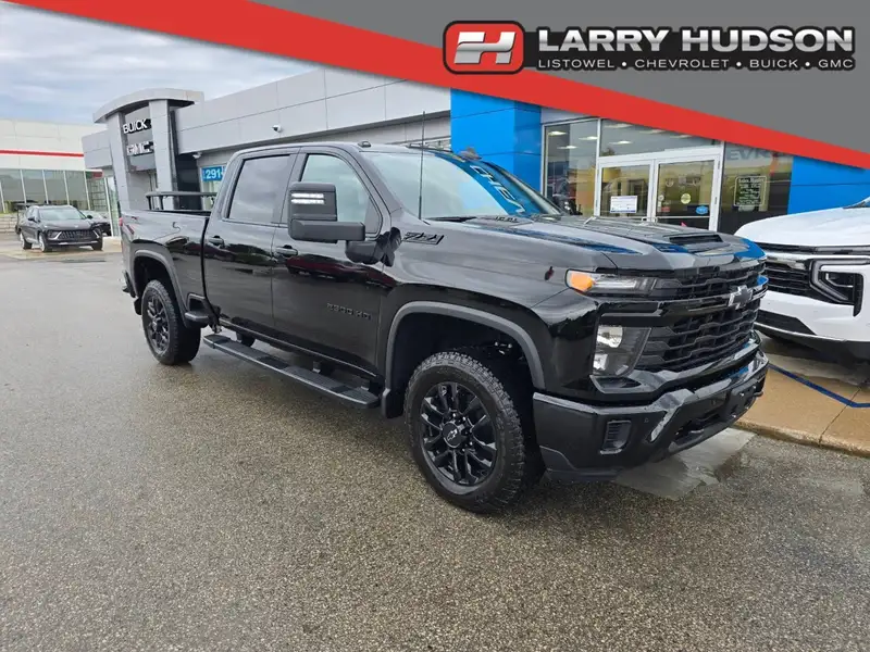 2026 Chevrolet Silverado 2500 Custom, čierna, 11 km, dovoz Kanada — foto 1