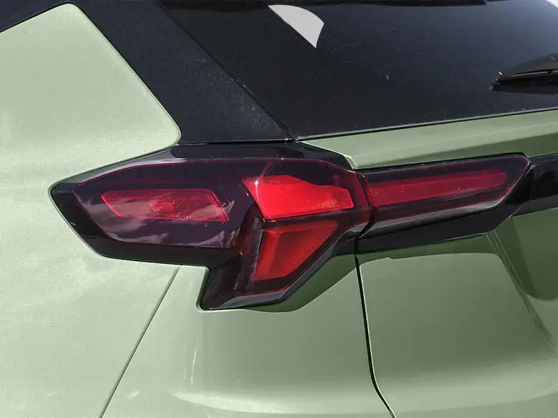 2027 Chevrolet Bolt, zelená, 0 km, dovoz Kanada — foto 10 z 12