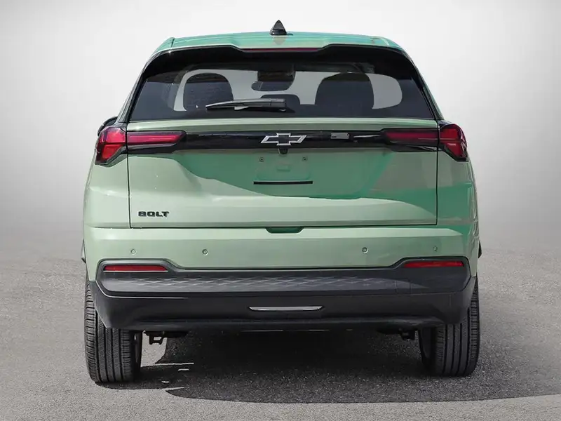 2027 Chevrolet Bolt, zelená, 0 km, dovoz Kanada — foto 5 z 12