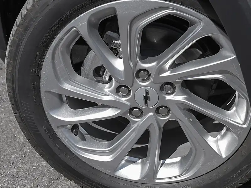 2027 Chevrolet Bolt, zelená, 0 km, dovoz Kanada — foto 7 z 12