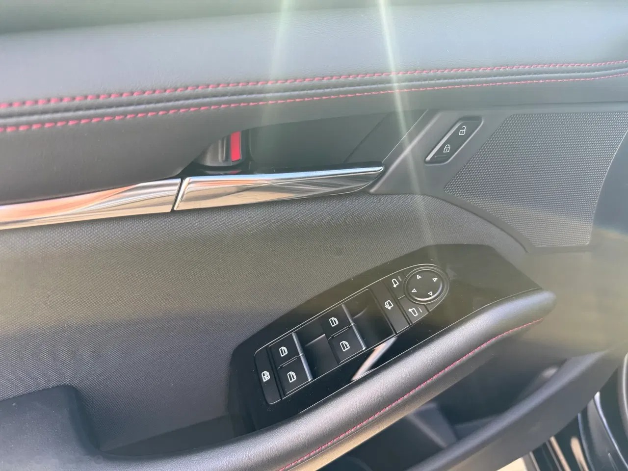 2026 Mazda 3, 2 km, Poľsko — foto 8 z 15