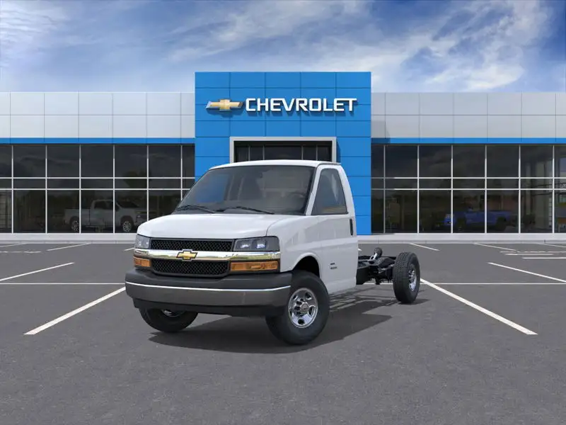 2026 Chevrolet Express BASE, biela, 30 km, dovoz Kanada — foto 1