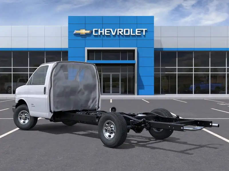 2026 Chevrolet Express BASE, biela, 30 km, dovoz Kanada — foto 3 z 6