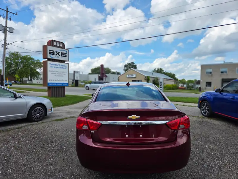2017 Chevrolet Impala LT, červená, 143 107 km, dovoz Kanada — foto 5 z 12