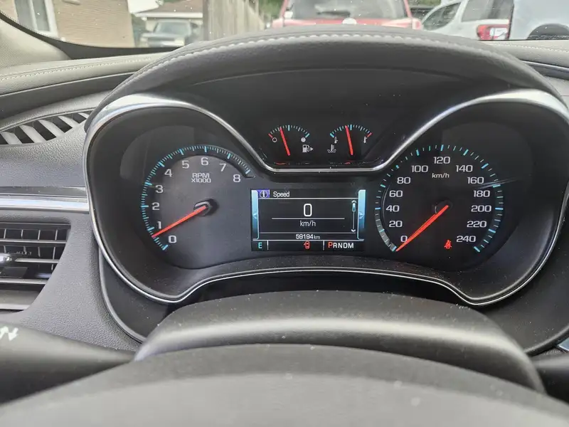 2018 Chevrolet Impala, 59 194 km, dovoz Kanada — foto 8 z 11