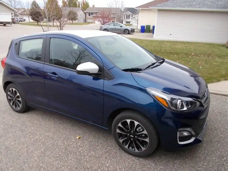 2022 Chevrolet Spark 1LT, modrá, 36 500 km, dovoz Kanada — foto 1