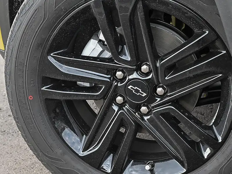 2026 Chevrolet Trax ACTIV, sivá, 0 km, dovoz Kanada — foto 6 z 8