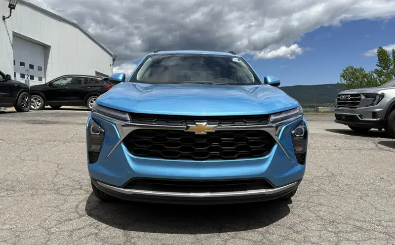 2026 Chevrolet Trax LT, modrá, 0 km, dovoz Kanada — foto 2 z 12
