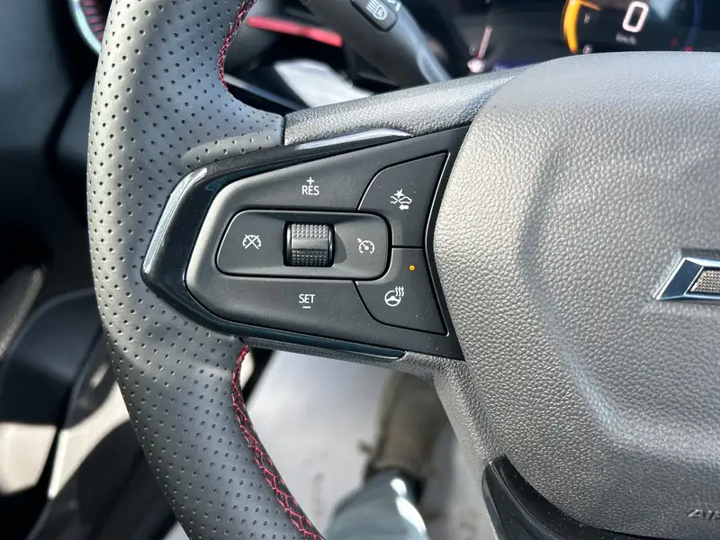 2026 Chevrolet Trax 2RS, čierna, 0 km, dovoz Kanada — foto 7 z 12