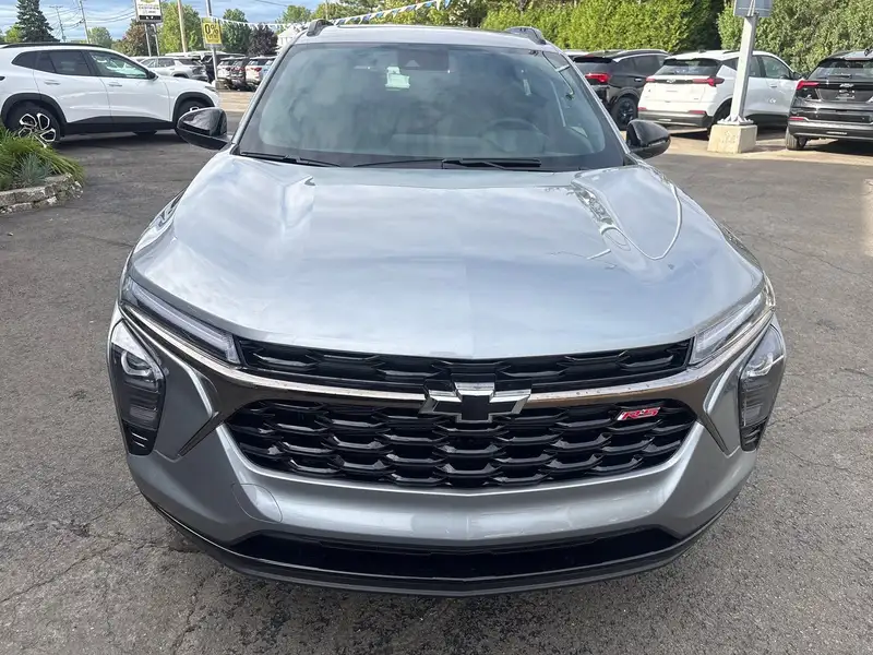 2026 Chevrolet Trax 2RS, sivá, 0 km, dovoz Kanada — foto 9 z 12