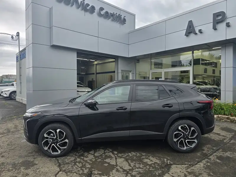 2026 Chevrolet Trax 2RS, čierna, 0 km, dovoz Kanada — foto 2 z 9