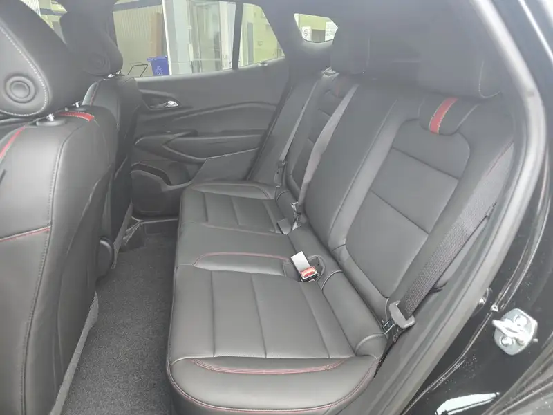 2026 Chevrolet Trax 2RS, čierna, 0 km, dovoz Kanada — foto 7 z 9